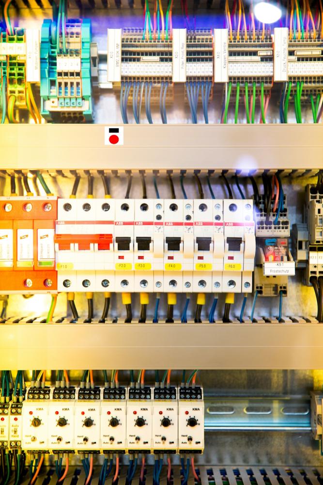 Sistema integrato di gestione commesse e rilevazione presenze a Vicenza per azienda di quadri elettrici industriali