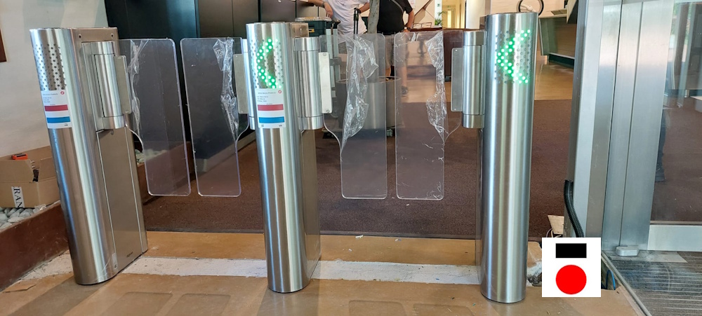 Vantaggi dei tornelli ad ante in vetro per banche e sedi direzionali a Venezia