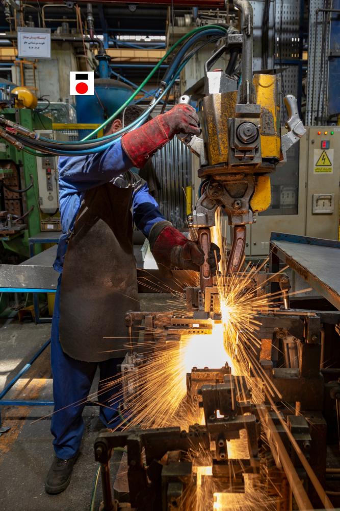 Rilevazione presenze on-prem e workflow HR per industria metalmeccanica certificata ISO a Rovigo