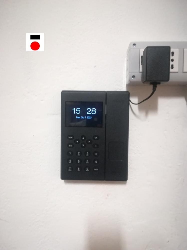Rilevazione Presenze Web: Hardware Avanzato e Software On-Prem Integrato